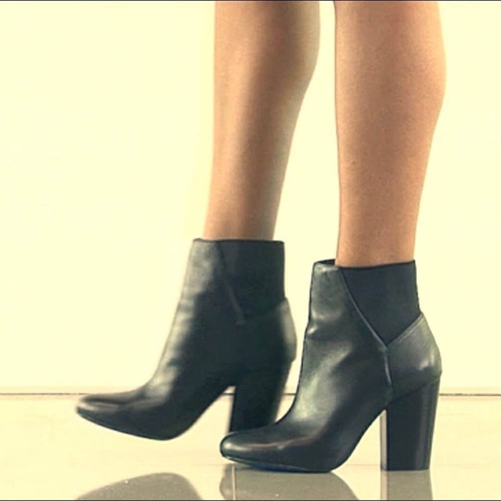 BCBG Lillyan Black Boots Block Heel